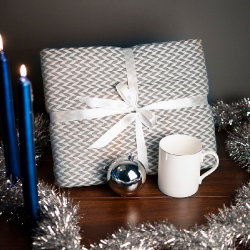 Подарочный набор SILVER: плед, кружка, шар новогодний (серый)